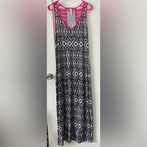 Xhilaration Aztec Maxi Dress | Black & White w/ Pink Neckline & Cut-out Back